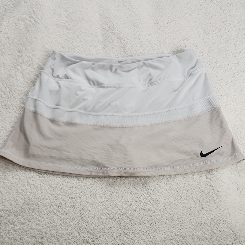 Nike White and Beige Sports Skort - Picture 2 of 7